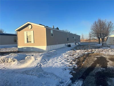 /international/us/2004-round-table-road-north-mankato-mn-110105268978/