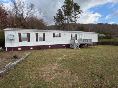 /international/us/37-burnett-street-williamsburg-ky-110103804421/