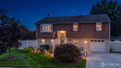 /international/us/6-ridgeview-road-jamesburg-nj-110109945341/