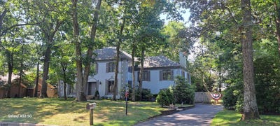 /international/us/2219-burroughs-ave-linwood-nj-110099791229/?lang=en