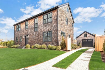 /international/us/850-3rd-street-new-suffolk-ny-110106228405/
