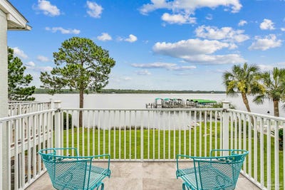 /international/us/2856-boat-club-ln-navarre-fl-110108690341/