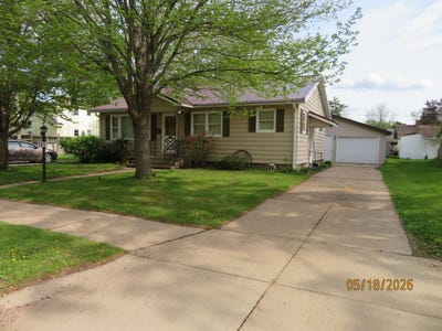 /international/us/312-w-3rd-street-shawano-wi-110108178615/