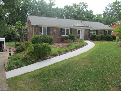 /international/us/170-queens-court-clemmons-nc-110108802809/