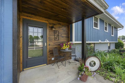 /international/us/323-e-park-avenue-monticello-wi-110100779138/