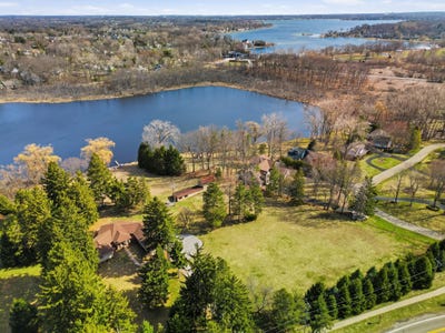 /international/us/6150-willow-road-west-bloomfield-mi-110107162326/
