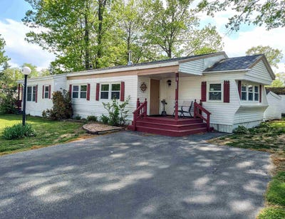 /international/us/6-so-dewberry-lane-rochester-nh-110107957958/