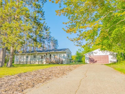 /international/us/2505-hallock-road-gaylord-mi-110108468515/