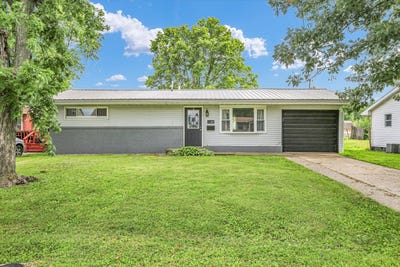 /international/us/907-e-newkirk-street-tuscola-il-110100966659/