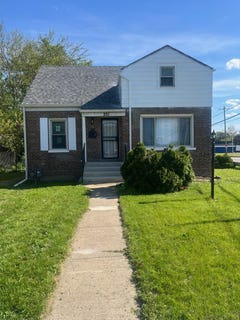 /international/us/201-e-140th-place-dolton-il-110108678172/
