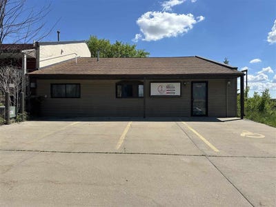 /international/us/2468-10th-st-coralville-ia-110099474984/