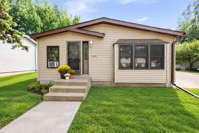 /international/us/1989-cardinal-drive-centerville-mn-110110129165/
