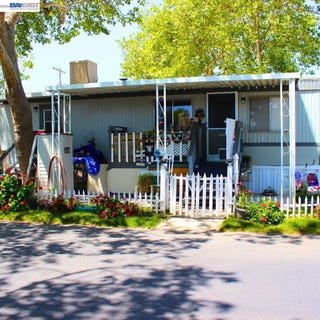 /international/us/621-e-lockeford-st-30-lodi-ca-110107634428/