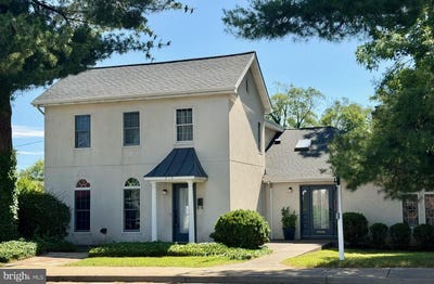 /international/us/214-s-royal-avenue-front-royal-va-110106141389/