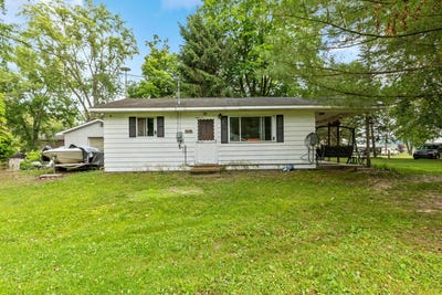 /international/us/7979-arthur-road-six-lakes-mi-110100896308/