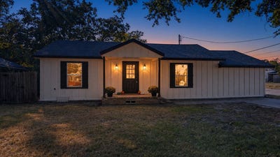 /international/us/1047-davis-street-n-sulphur-springs-tx-110119944125/