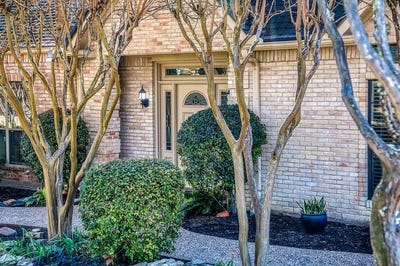 /international/us/301-stone-hill-drive-brenham-tx-110097222592/
