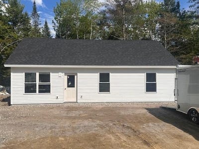/international/us/hemlock-estates-pittston-me-110107400519/