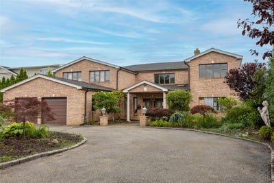 /international/us/53-clearwater-avenue-massapequa-ny-110101211825/?lang=en