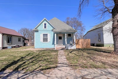 /international/us/811-w-summit-ave-shenandoah-ia-110106178508/