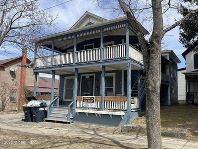 /international/us/6378-us-9-chestertown-ny-110108363432/