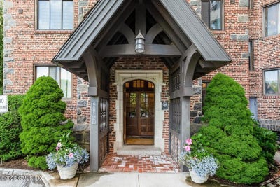 /international/us/47-lafayette-place-greenwich-ct-110103407425/