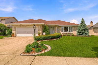 /international/us/15542-bramblewood-road-oak-forest-il-110108347684/