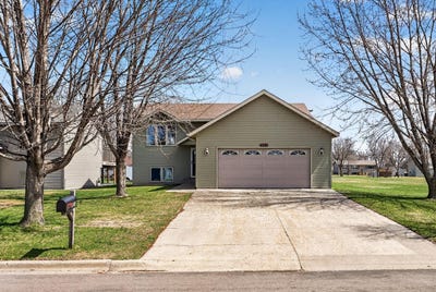 /international/us/551-3rd-street-s-winsted-mn-110107351347/