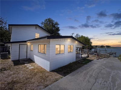 /international/us/196-e-lake-view-trail-sandia-tx-110109647658/