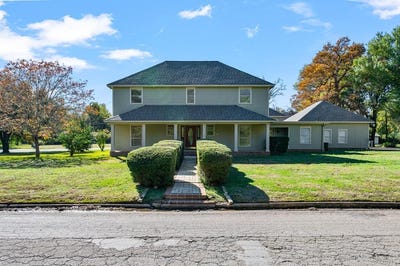 /international/us/141-south-grace-street-crockett-tx-110101095800/