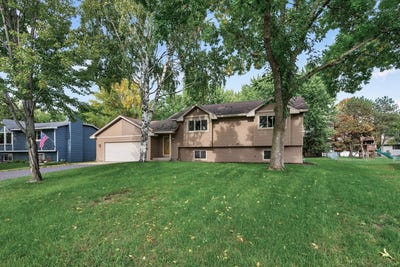 /international/us/11012-xylon-lane-n-champlin-mn-110120411278/