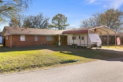 /international/us/43-laurel-street-lone-grove-ok-110104924522/