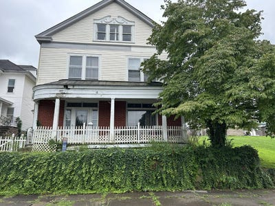 /international/us/503-riverside-drive-sistersville-wv-110110169529/