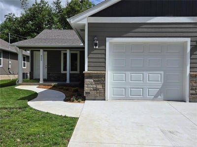 /international/us/822-carolina-street-neodesha-ks-110104443423/