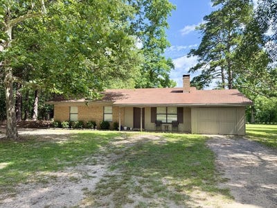 /international/us/131-bette-street-lufkin-tx-110108477812/