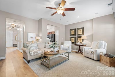 /international/us/17730-delmas-drive-cornelius-nc-110108377643/