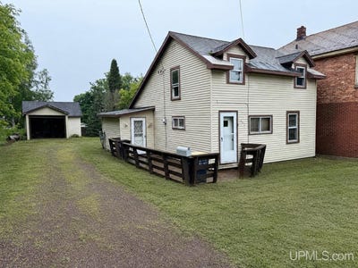 /international/us/219-e-bonnie-street-ironwood-mi-110107502932/