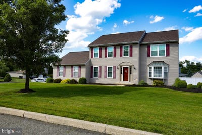 /international/us/102-noble-lane-gilbertsville-pa-110108468798/