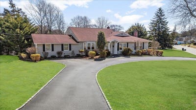 /international/us/981-hampshire-road-bay-shore-ny-110098306130/
