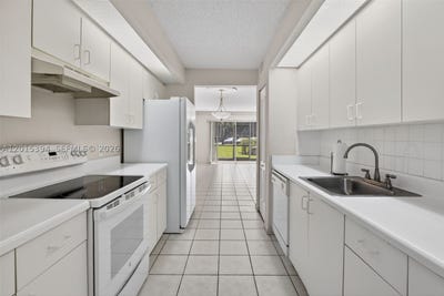 /international/us/700-sw-137th-ave-pembroke-pines-fl-110107871514/