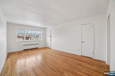 /international/us/2430-8th-street-fort-lee-nj-110107993613/