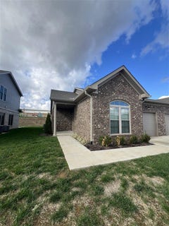 /international/us/556-cumberland-pointe-lane-bowling-green-ky-110106098125/
