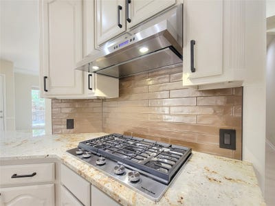 /international/us/3402-bentley-court-highland-village-tx-110119749595/