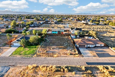 /international/us/8501-manzanita-avenue-california-city-ca-110120083473/