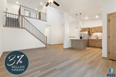 /international/us/2403-e-jetty-pl-sioux-falls-sd-110109790593/