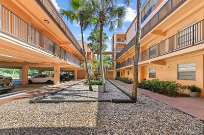 /international/us/430-commodore-drive-plantation-fl-110108069960/