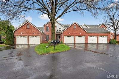 /international/us/14033-woods-mill-cove-drive-chesterfield-mn-110107028325/