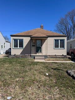 /international/us/19389-roscommon-street-harper-woods-mi-110120017555/