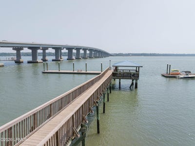 /international/us/18-riverwind-drive-port-royal-sc-110107629035/