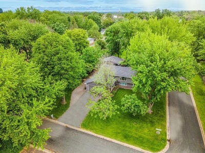 /international/us/5284-clayton-drive-maple-plain-mn-110099897453/